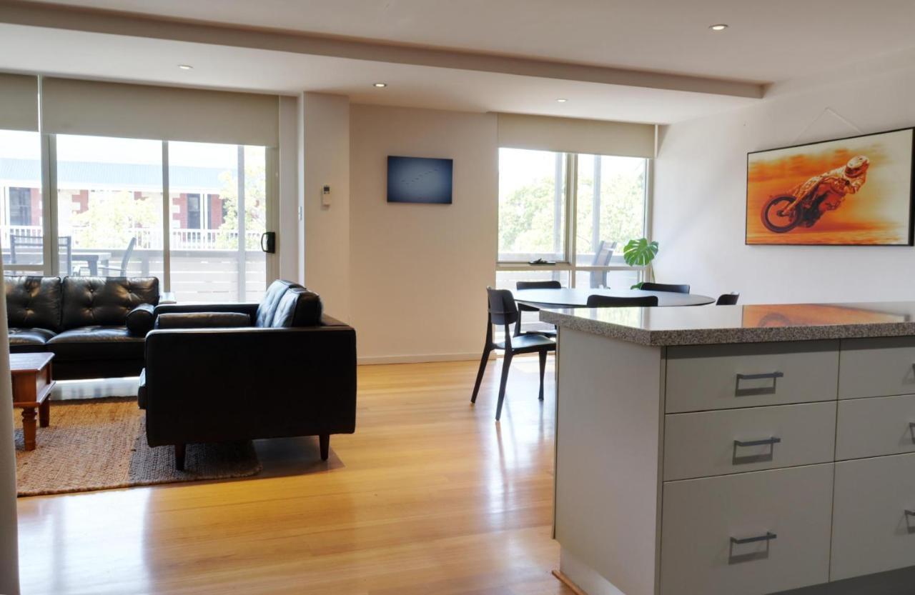 Fiveways Balcony, King Bed, Chef'S Kitchen Apartment Fremantle Exterior photo